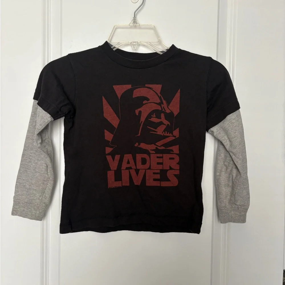 Boy’s Old Navy Black and Gray Star Wars Long Sleeve Tee Size: XS